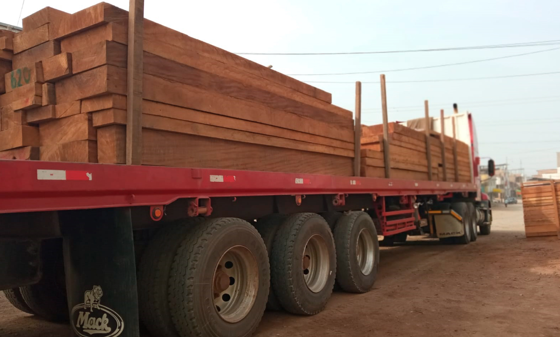 madera aserrada y secada al horno madera aserrada y secada al horno